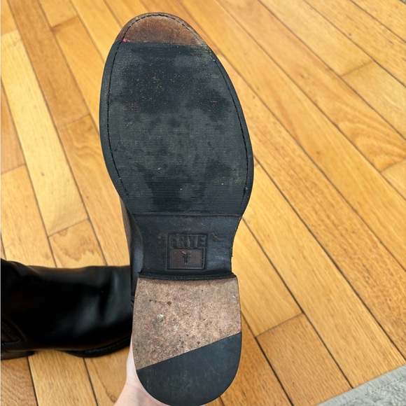 Frye black leather Chelsea boot - Picture 3 of 5